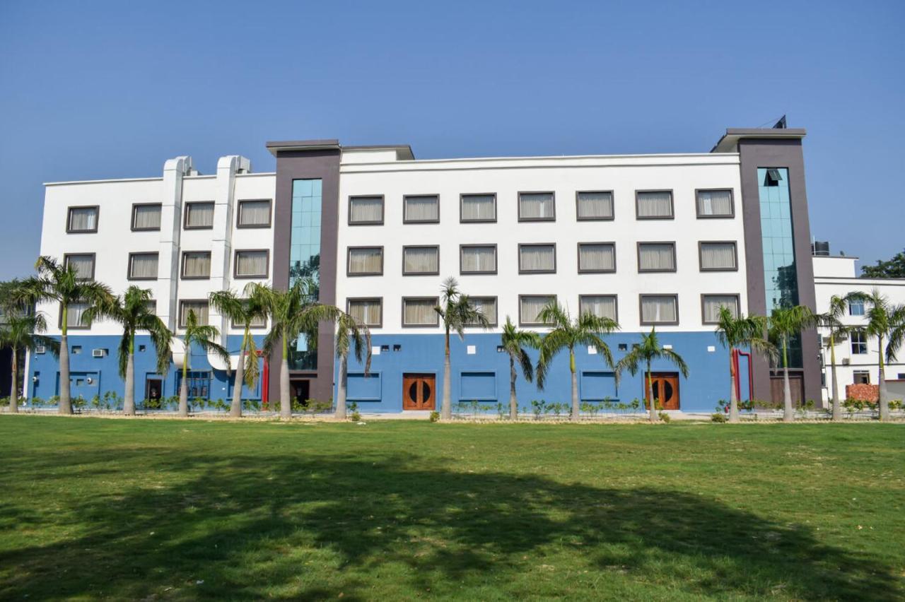 Tulip Inn Shravasti Bahraich Экстерьер фото
