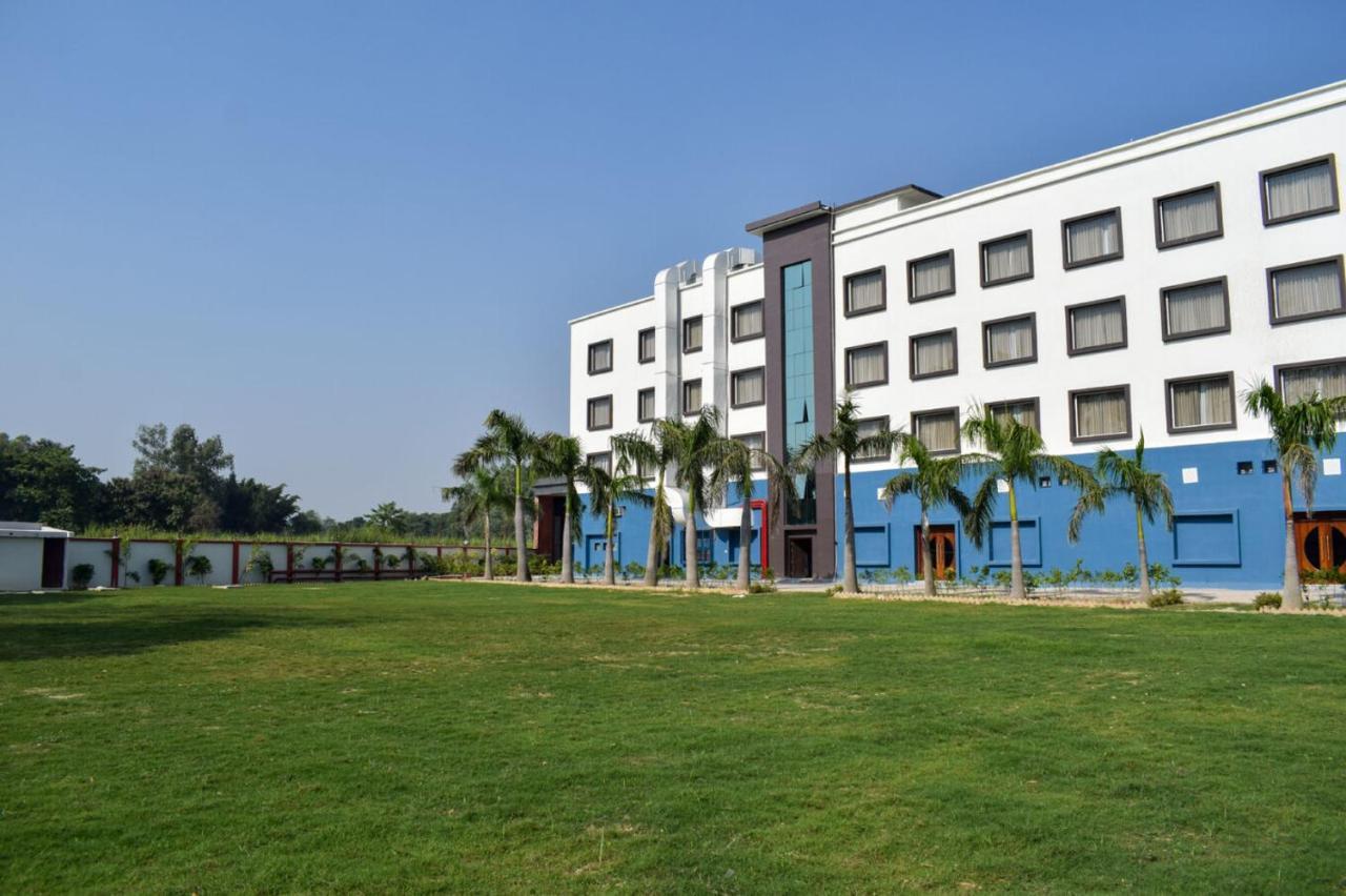 Tulip Inn Shravasti Bahraich Экстерьер фото
