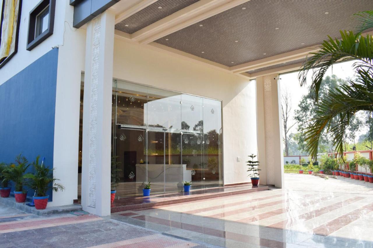 Tulip Inn Shravasti Bahraich Экстерьер фото